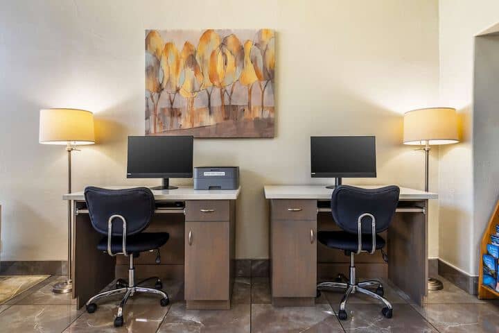 Business Center 48 of 52