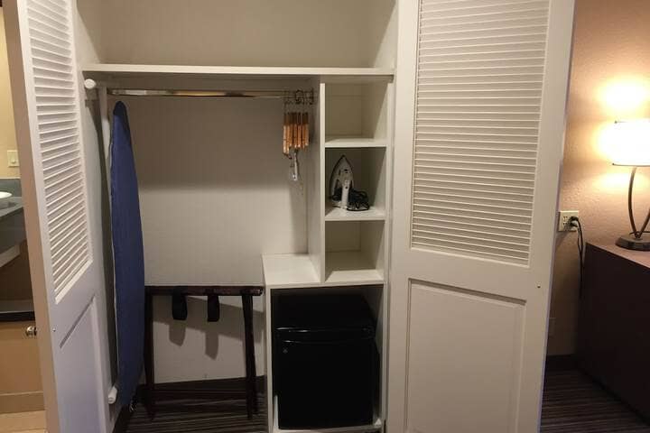 Room 25 of 52
