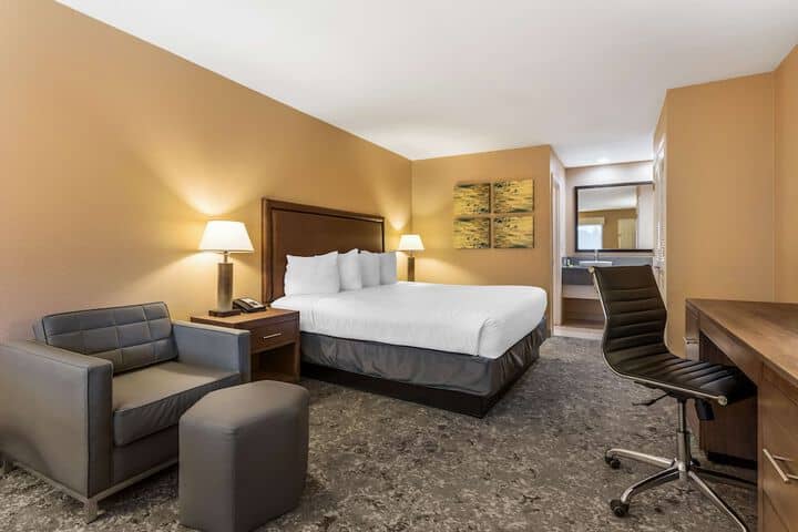 Room 10 of 52
